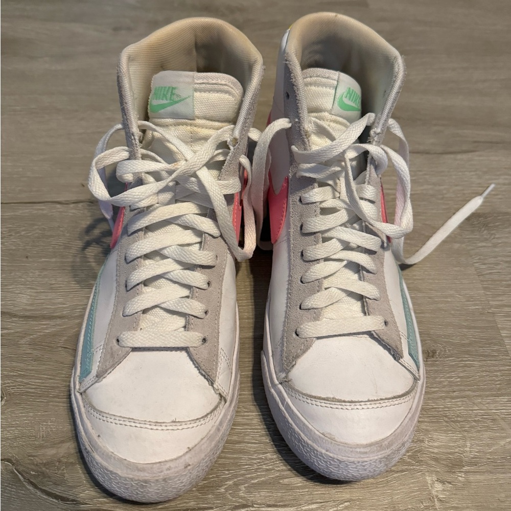 Nike Women's White and Pink High-Top Sneakers